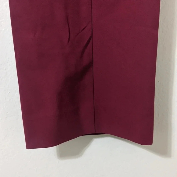 THE LIMITED Stretch Straight Leg Capri | Color Maroon | Size 2 - Picture 5 of 6
